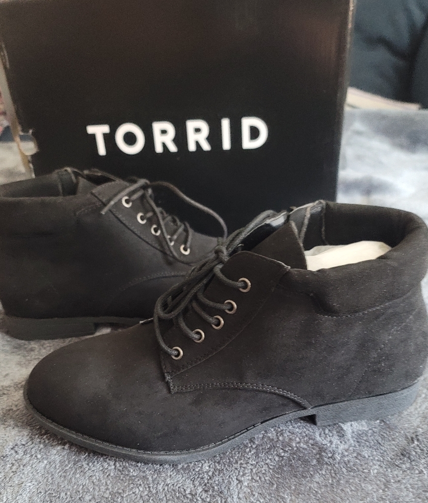 Torrid NWT Women's Size 9.5 Black Lace Up Bootie